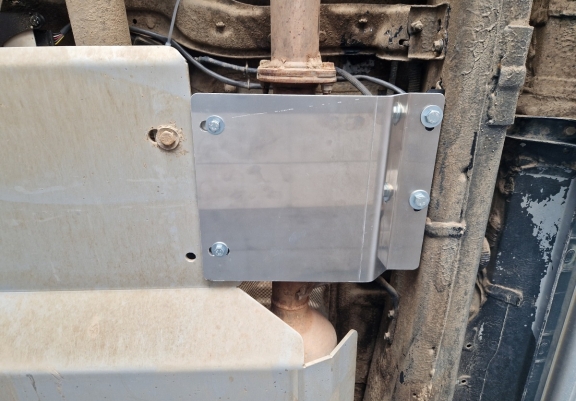 Stahlschutz für DPF Sensoren der Marke Toyota Hilux