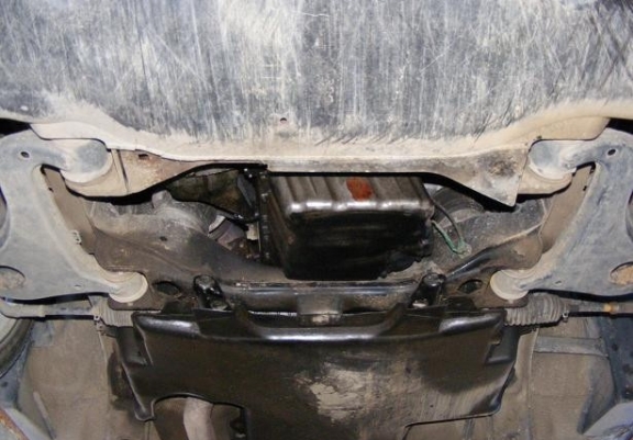 Unterfahrschutz für Motor der Marke Mercedes E-Class W210