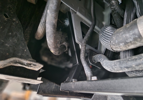 Unterfahrschutz für Motor der Marke Nissan NV300