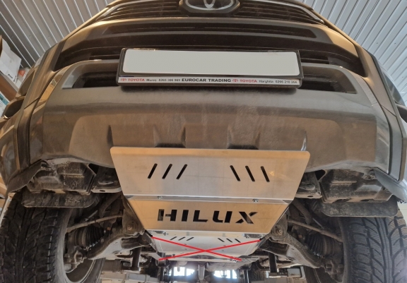 Kühlerschutz für unten aus Aluminium für Toyota Hilux Revo