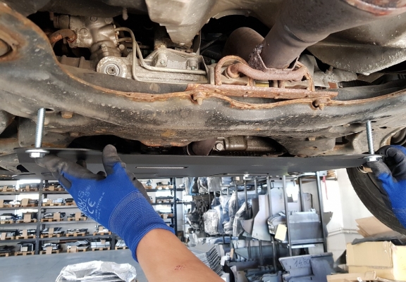 Unterfahrschutz für Motor der Marke Audi A3