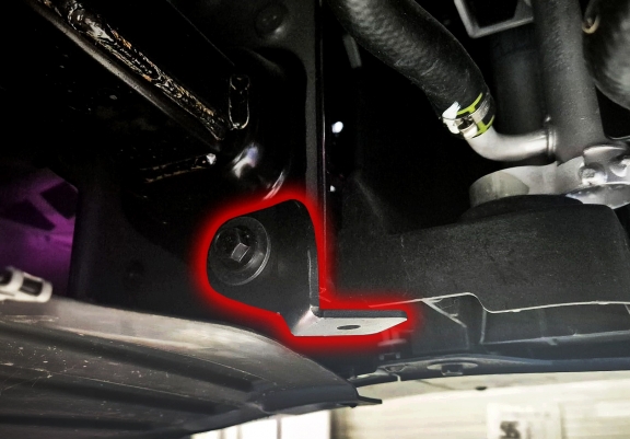Unterfahrschutz für Motor der Forthing U Tour V9